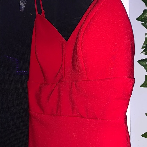RED DRESS - Picture 2 of 3